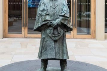 statue of martin luther king jr at newcastle university